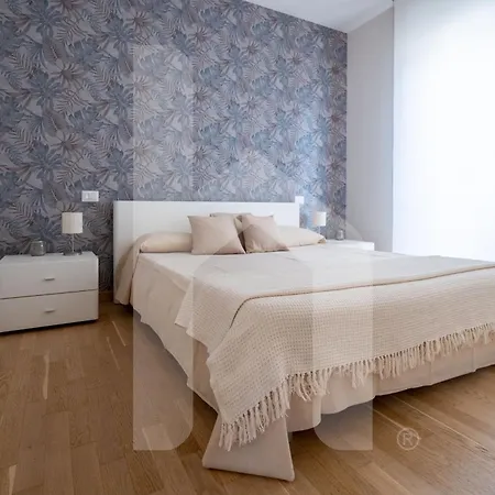 Homiday - I Gabbiani Int 01, Livrea Pineto