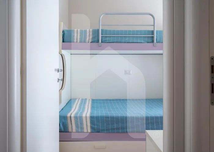 Homiday - I Gabbiani Int 01, Livrea Пинето